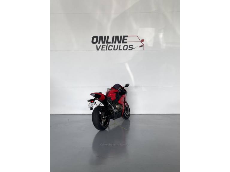 HONDA - CBR 1000RR - 2008/2008 - Vermelha - R$ 46.000,00